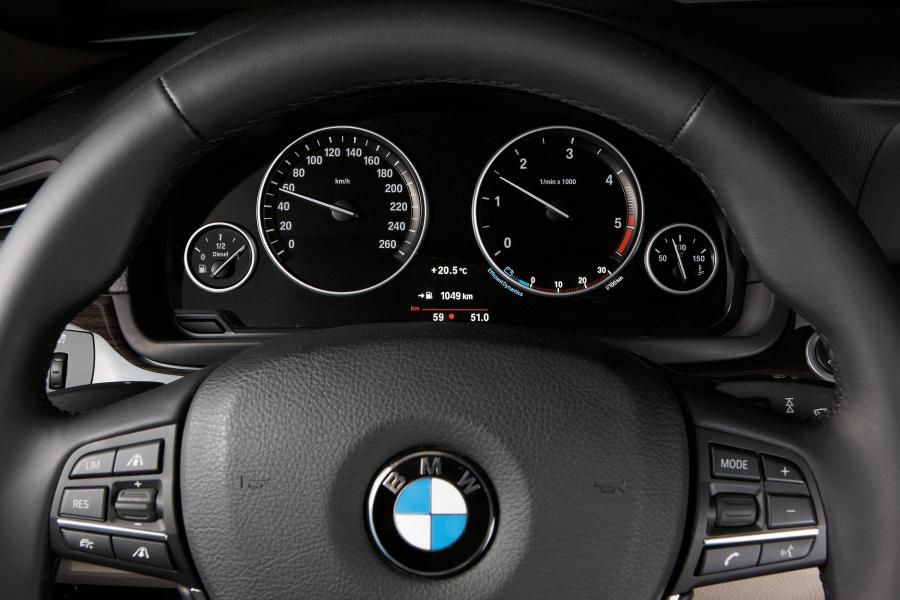  BMW 5-Series 2010 года  (фото 70 из 117)
